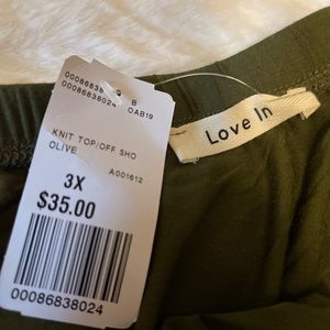 NWT Woman’s off shoulder knit top from forever twenty one.